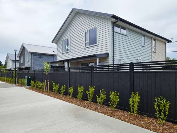 modular timber fencing with slat top