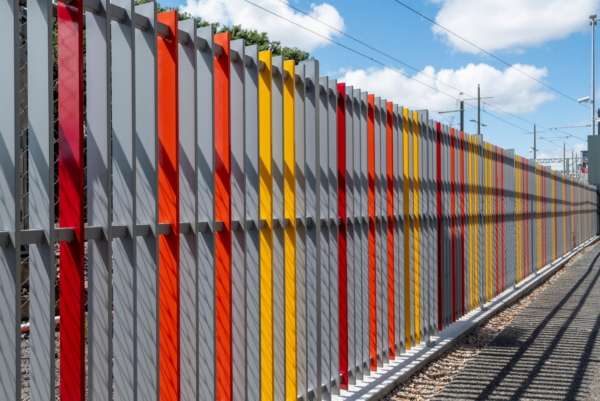 custom colour fencing